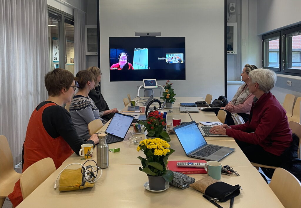 The Real Life Math project brings together professionals from home economics and mathematics. University Lecturer in Mathematics Education Johanna Rämö (far left) from the University of Eastern Finland presented the online course "Mathematics Everywhere". Saara Lehto, Specialist in Science Education from the University of Vaasa and LUMA Centre Ostrobothnia, participated online and enriched the dialogue with her expertise.