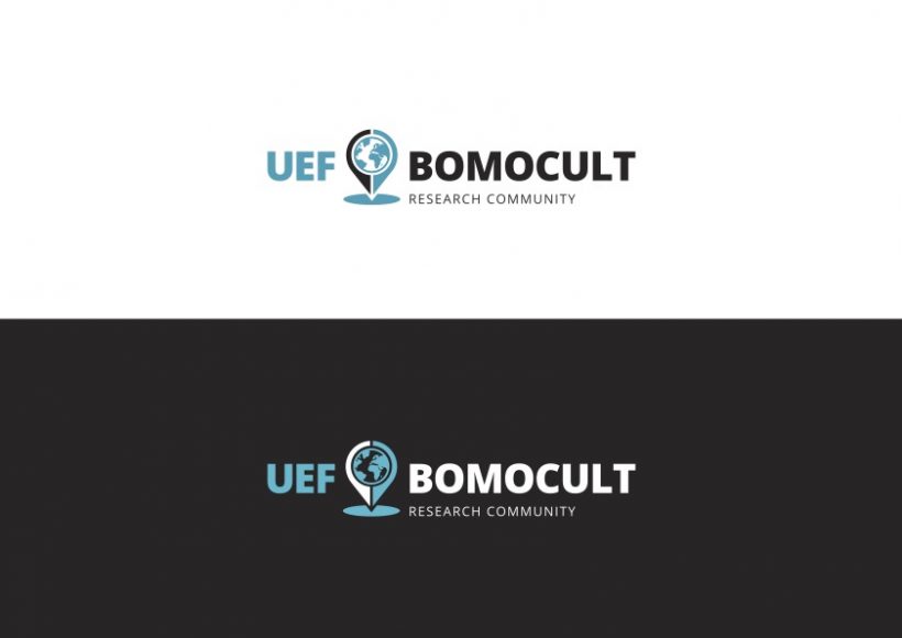 BOMOCULT logo, valkoisella taustalla ja mustalla taustalla